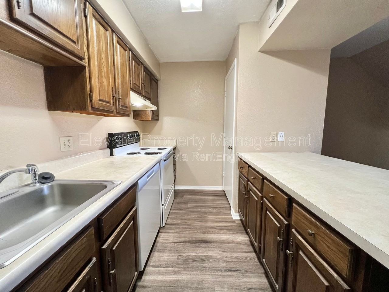 14407 N Pennsylvania Ave #12B - Photo 4 of 8