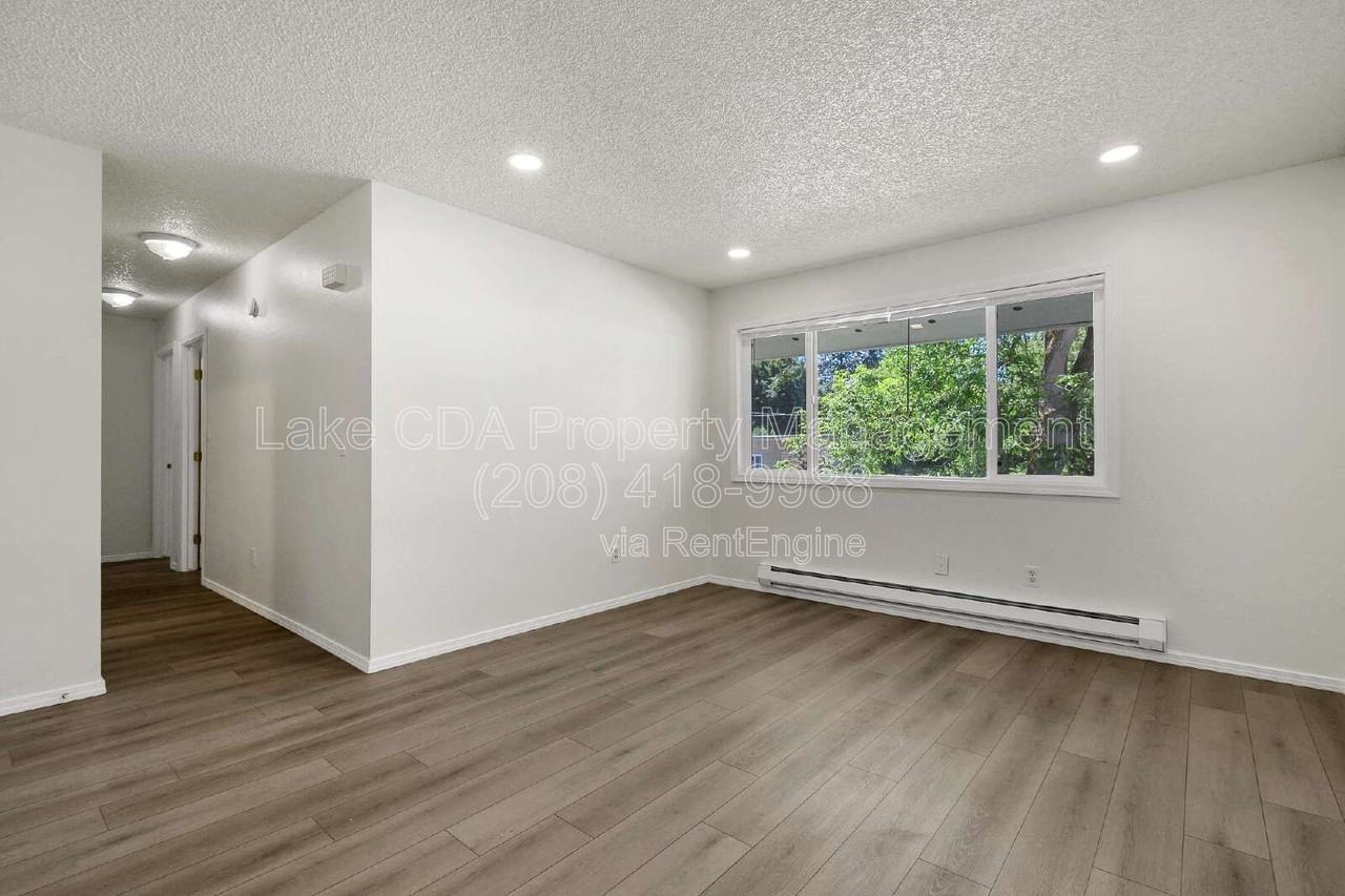 906 N 2nd St - Photo 4 of 17