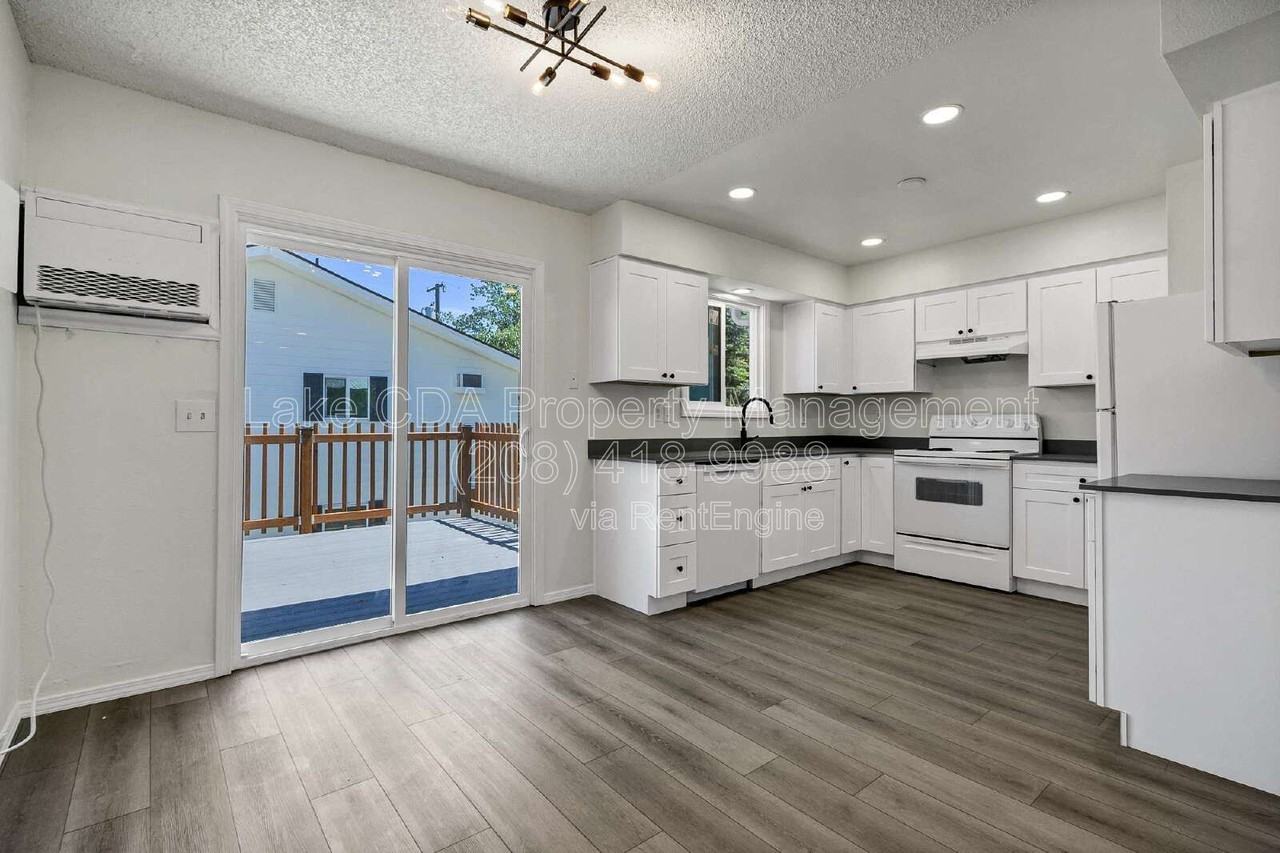 906 N 2nd St - Photo 5 of 17