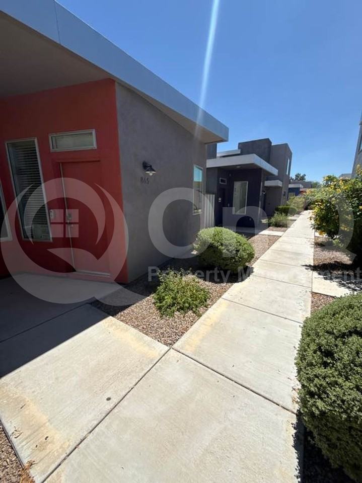 865 E Park Modern Dr - Photo 2 of 18