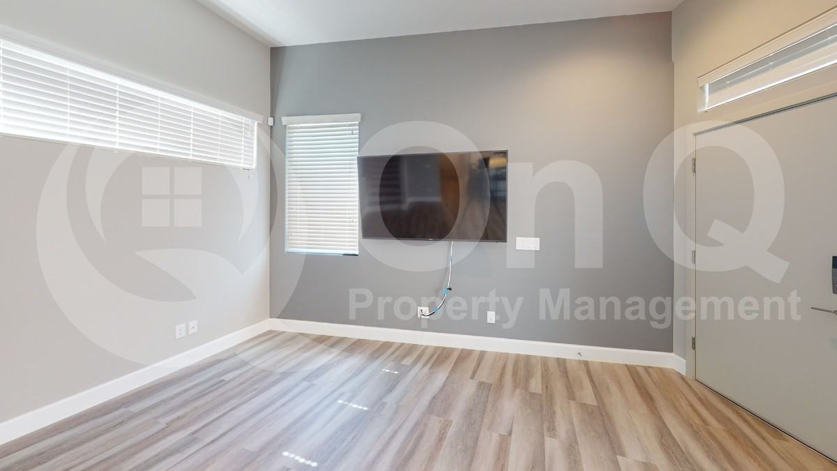 865 E Park Modern Dr - Photo 3 of 18