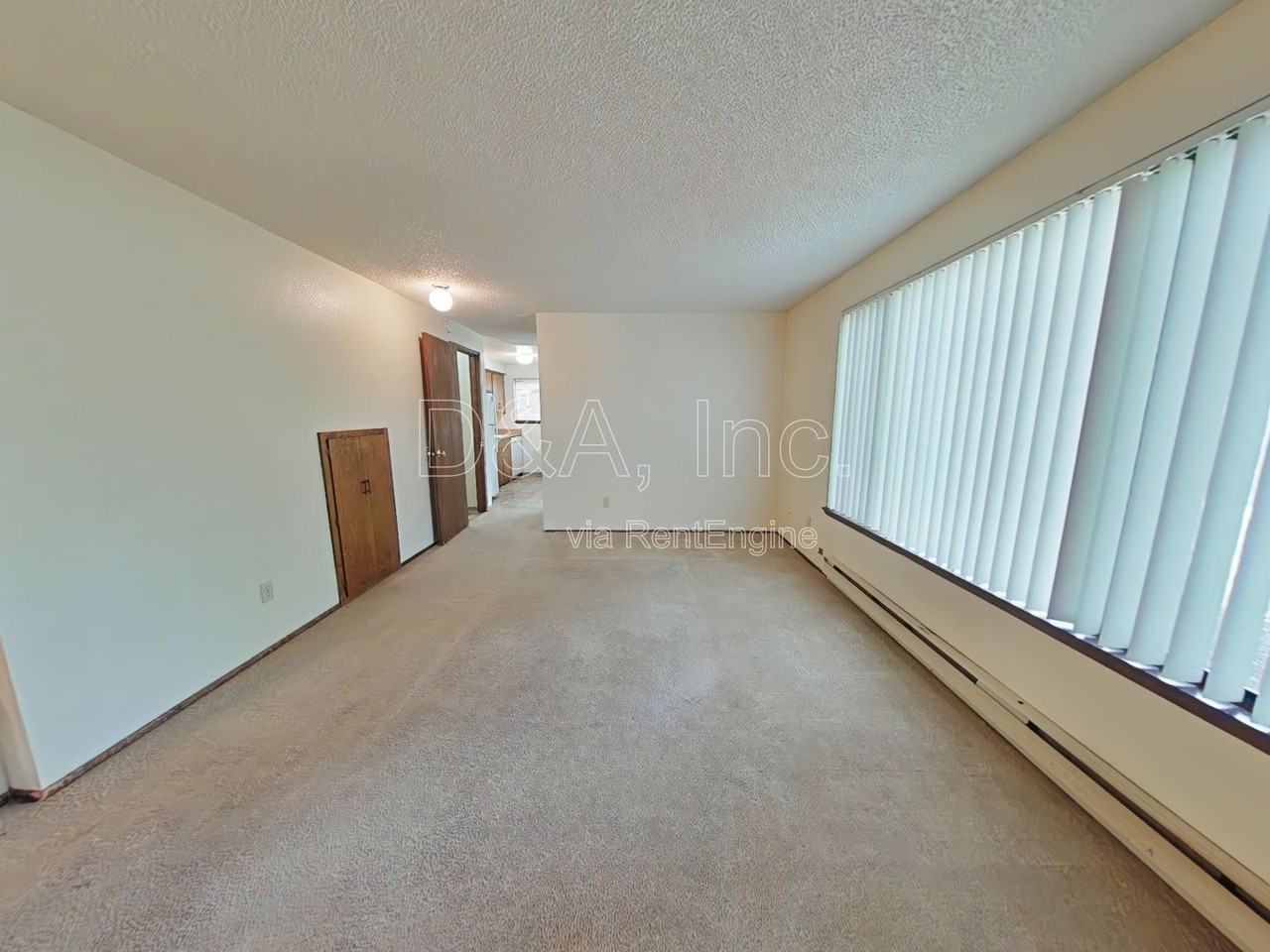 694 Nw Walnut Blvd - Photo 2 of 17