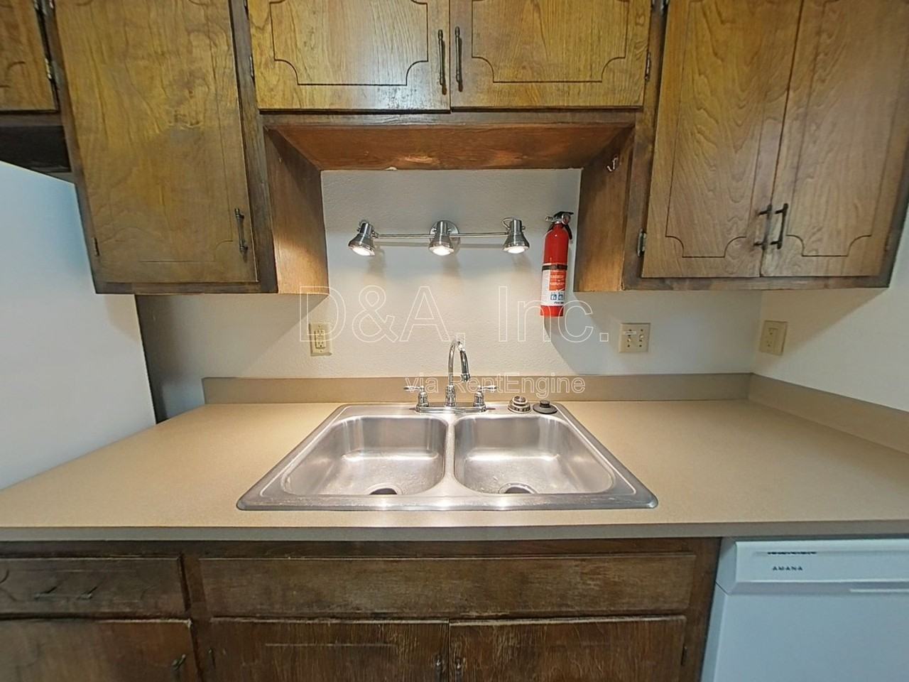 694 Nw Walnut Blvd - Photo 5 of 17