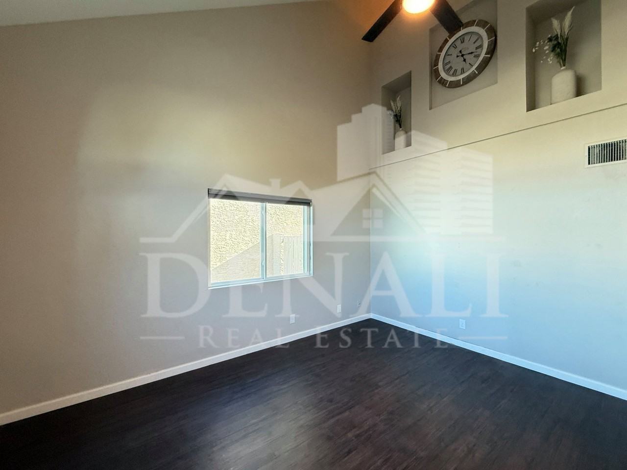 1114 S Surfside Dr - Photo 3 of 26