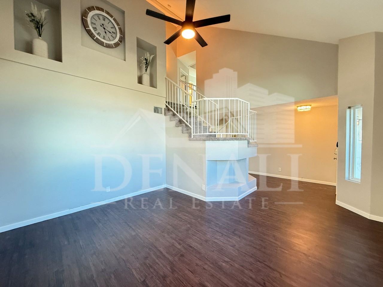 1114 S Surfside Dr - Photo 4 of 26