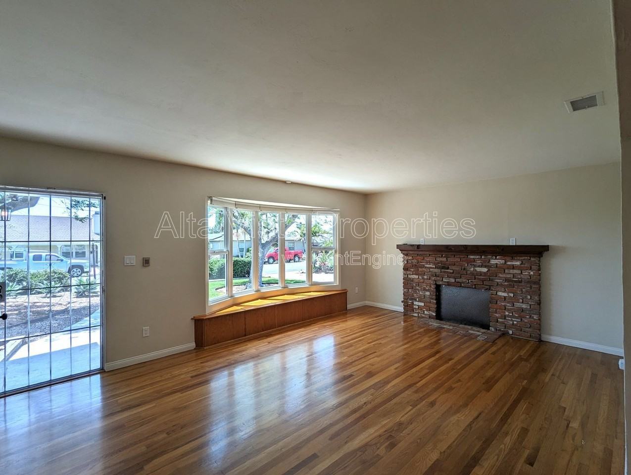 5115 Manchester Rd - Photo 5 of 28
