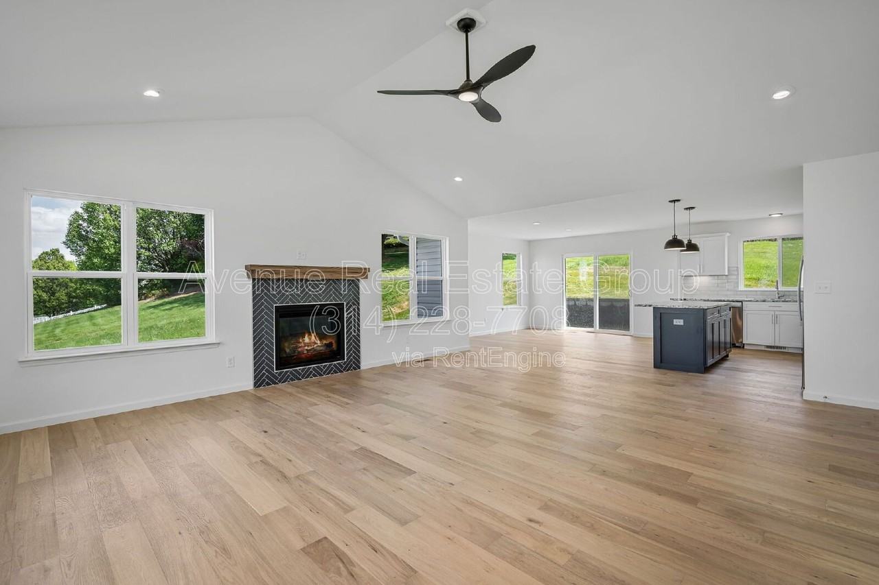 3038 Boschertown Rd - Photo 5 of 28