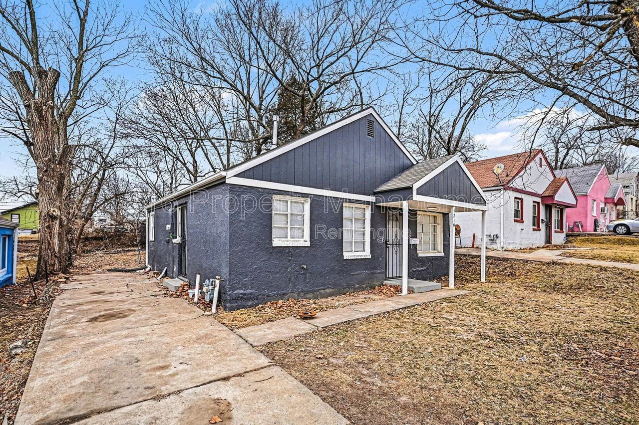 4216 Cleveland Ave - Photo 2 of 12
