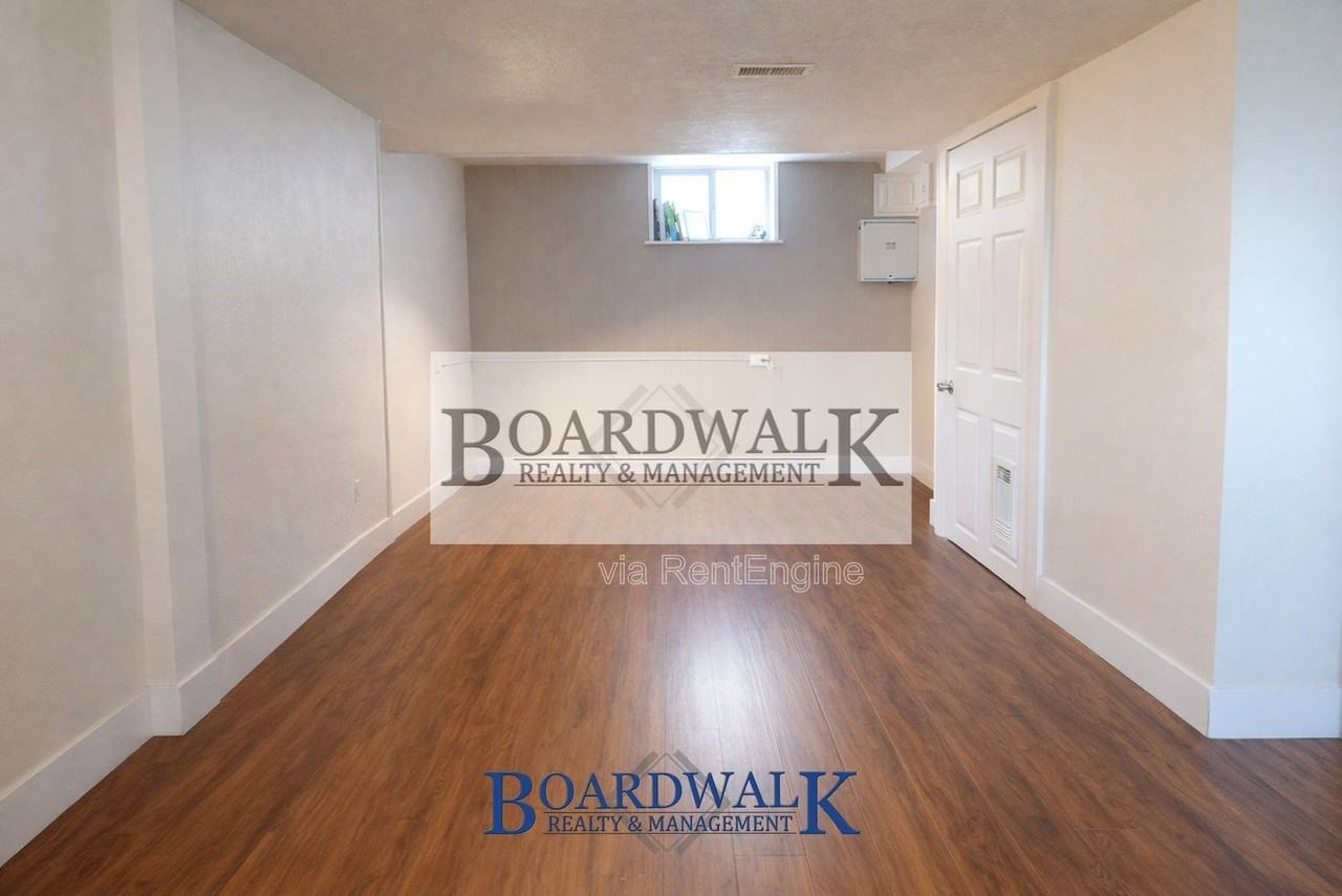 2725 S Lake St #2 - Photo 4 of 21