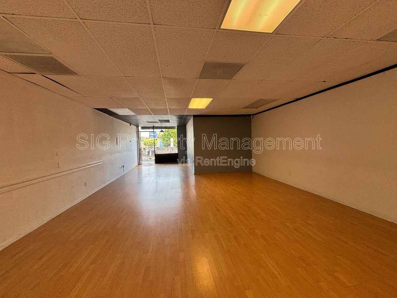 1727 N Vermont Ave #211 - Photo 3 of 7