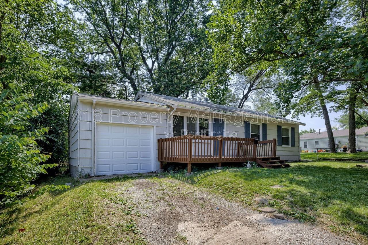 10009 Hardesty Ave - Photo 2 of 25