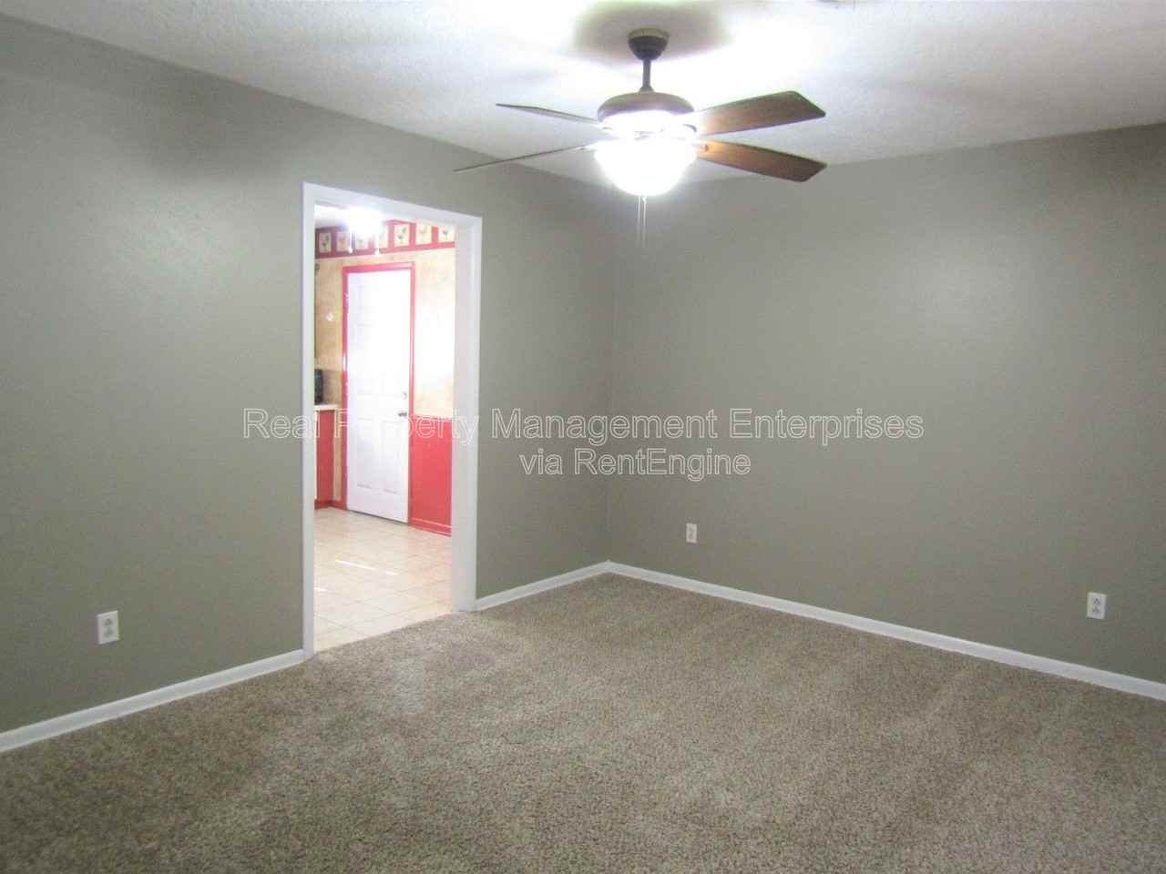 1214 Beaumont St - Photo 3 of 13