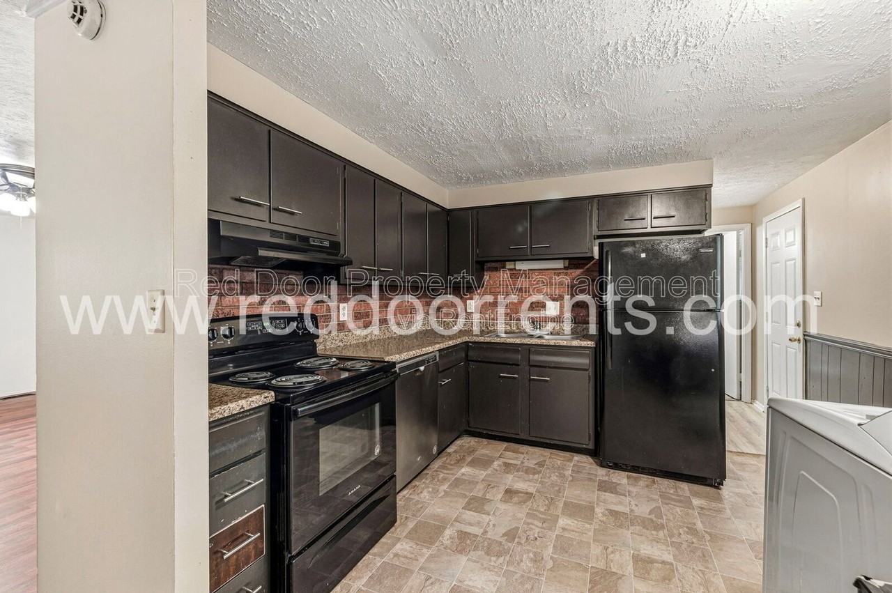 9949 Ellis Dr - Photo 4 of 21