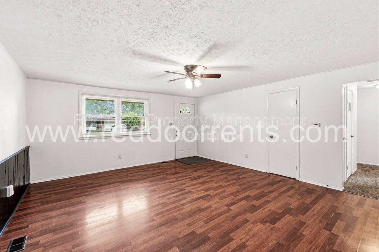 9949 Ellis Dr - Photo 7 of 21