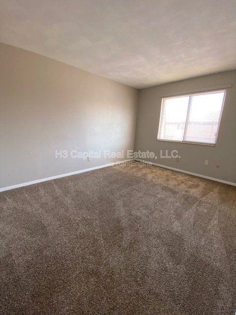 11 Kensington Heights Rd #E - Photo 6 of 10