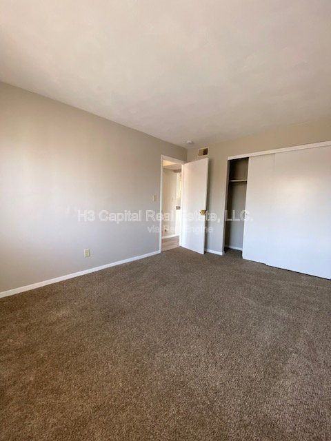 11 Kensington Heights Rd #E - Photo 7 of 10
