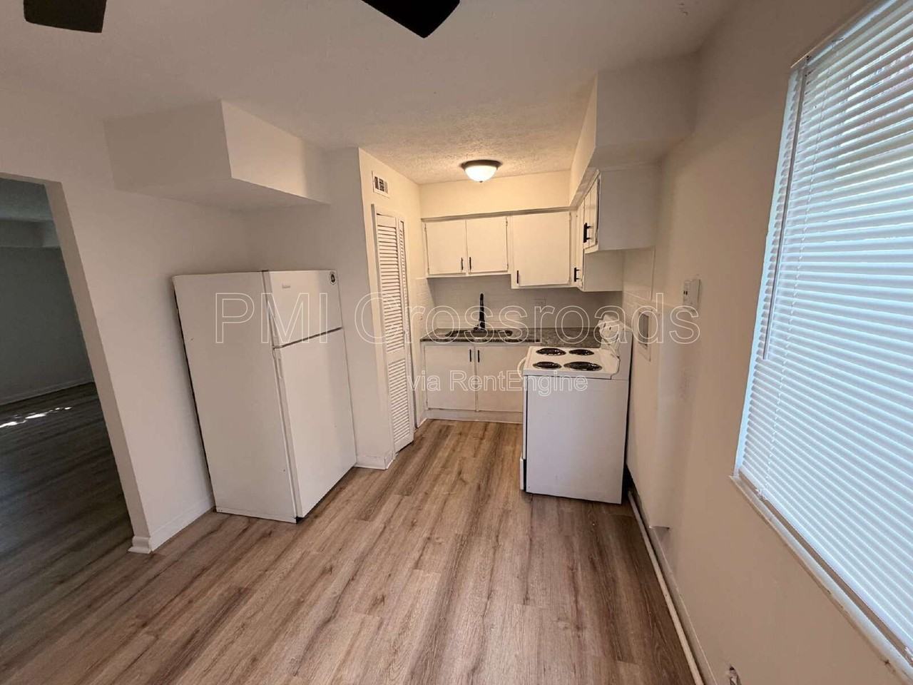 3084 Howey Rd - Photo 4 of 23