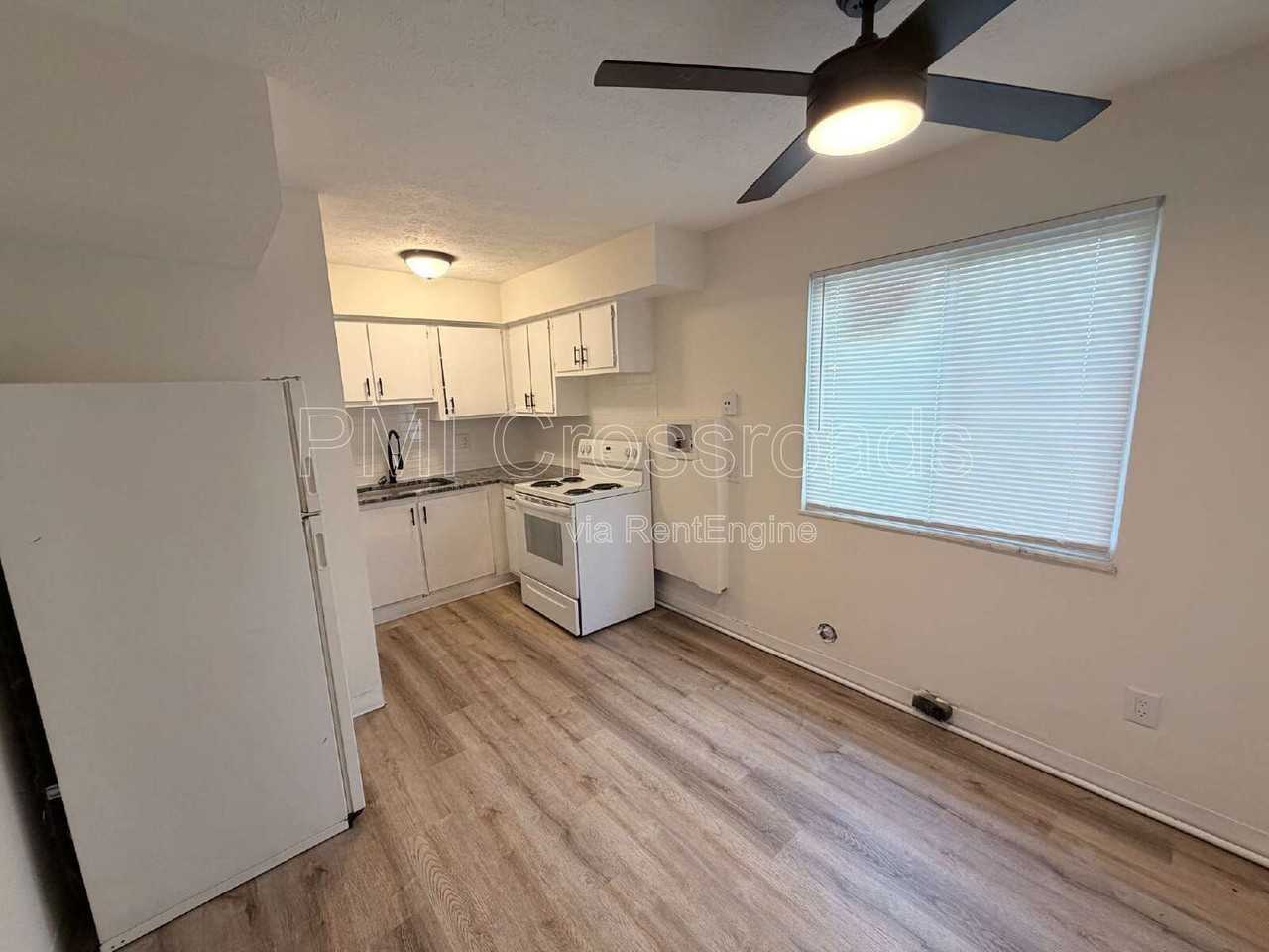 3084 Howey Rd - Photo 5 of 23