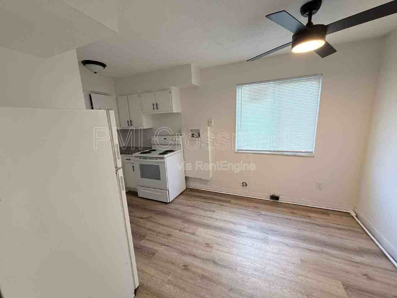 3084 Howey Rd - Photo 6 of 23