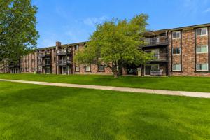 featured image of 1049 S Main St