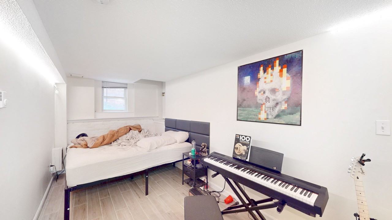 277 Marlborough St - Photo 5 of 18