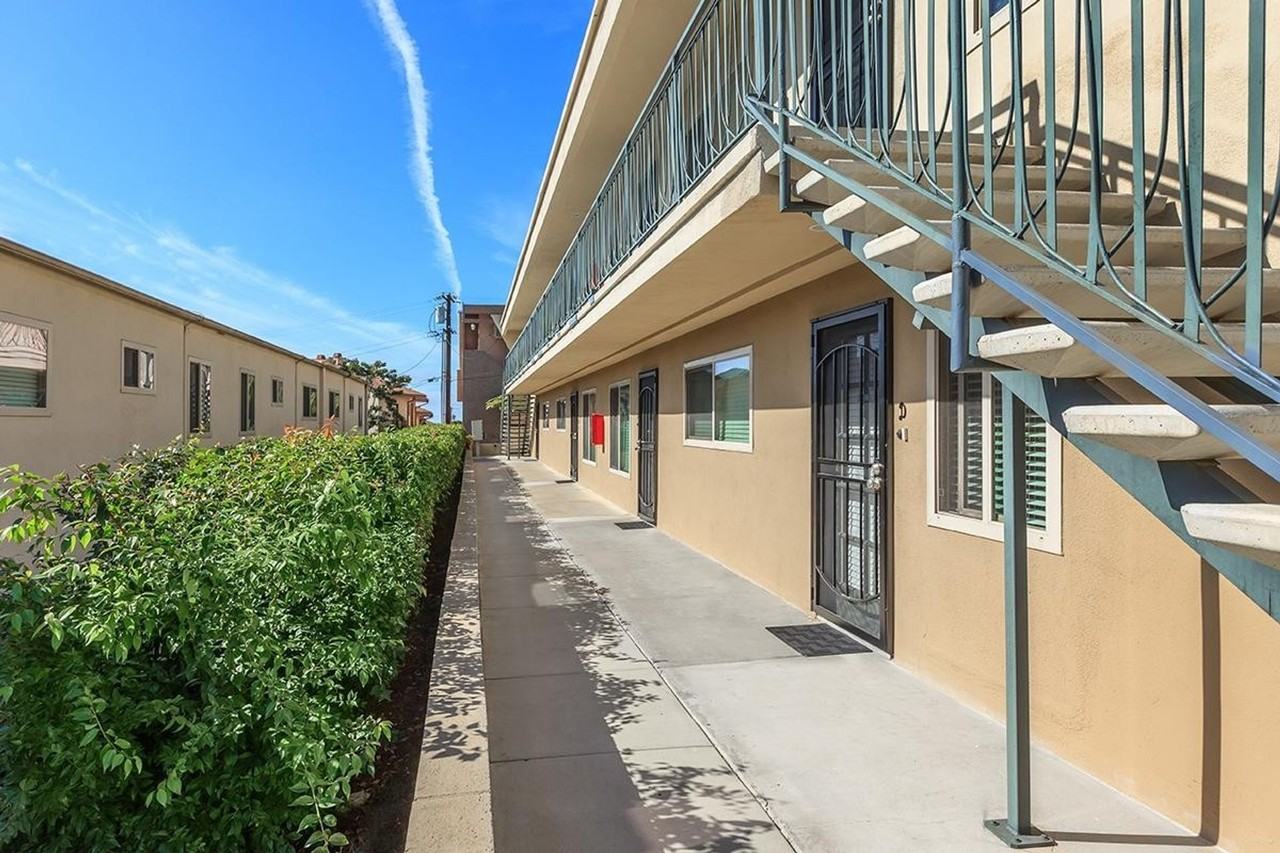 Fresno Terrace Apartments - Photo 4 of 9