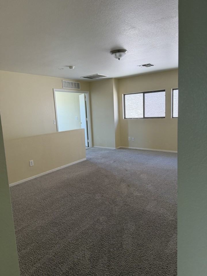 12852 N B St - Photo 2 of 22