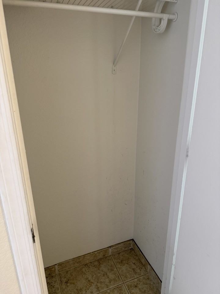 12852 N B St - Photo 3 of 22