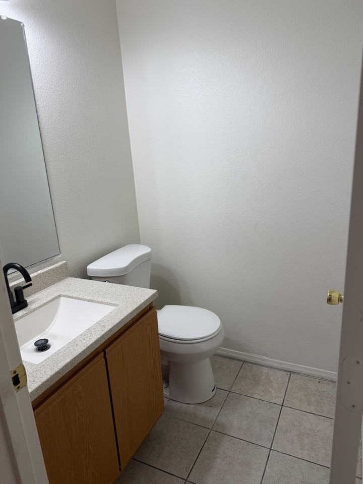 12852 N B St - Photo 4 of 22
