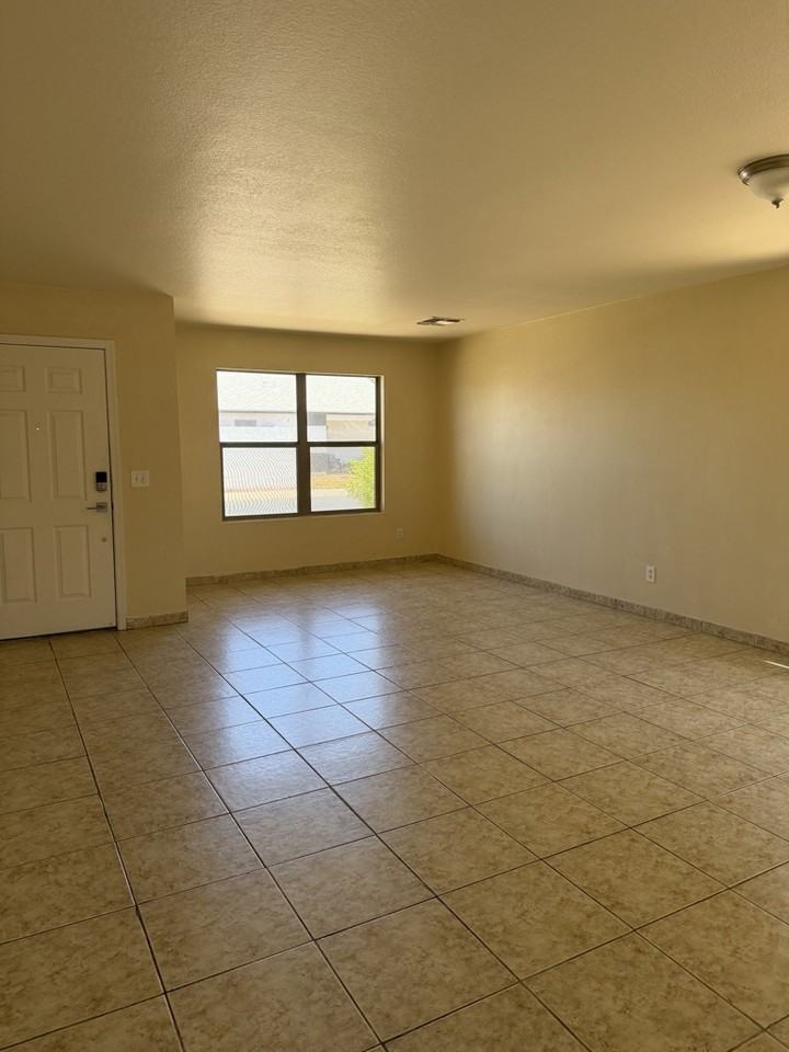12852 N B St - Photo 6 of 22
