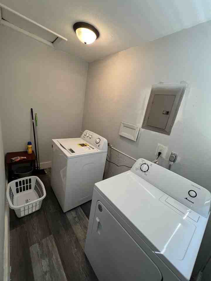 912 S 24th St - Photo 7 of 14