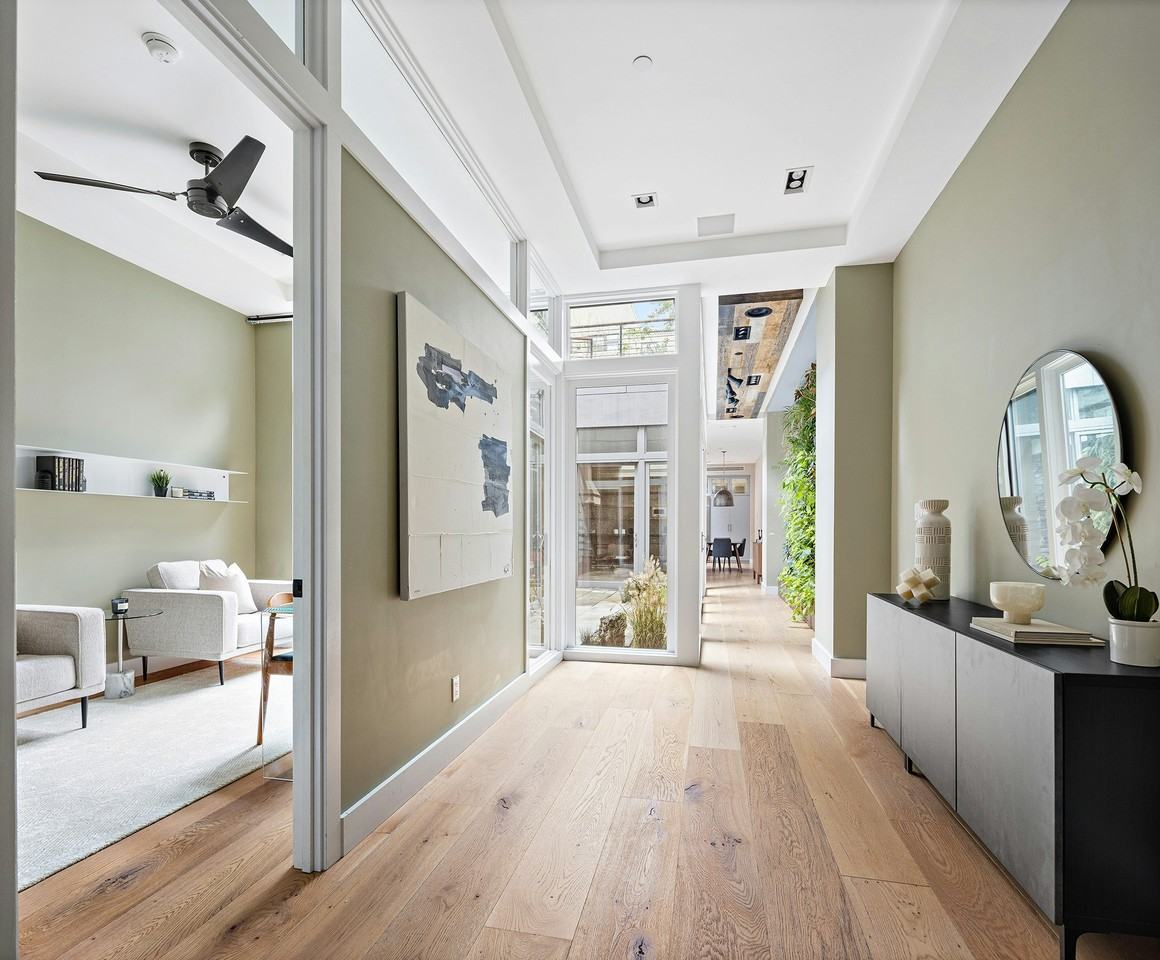 709 Sackett St #1 - Photo 4 of 20