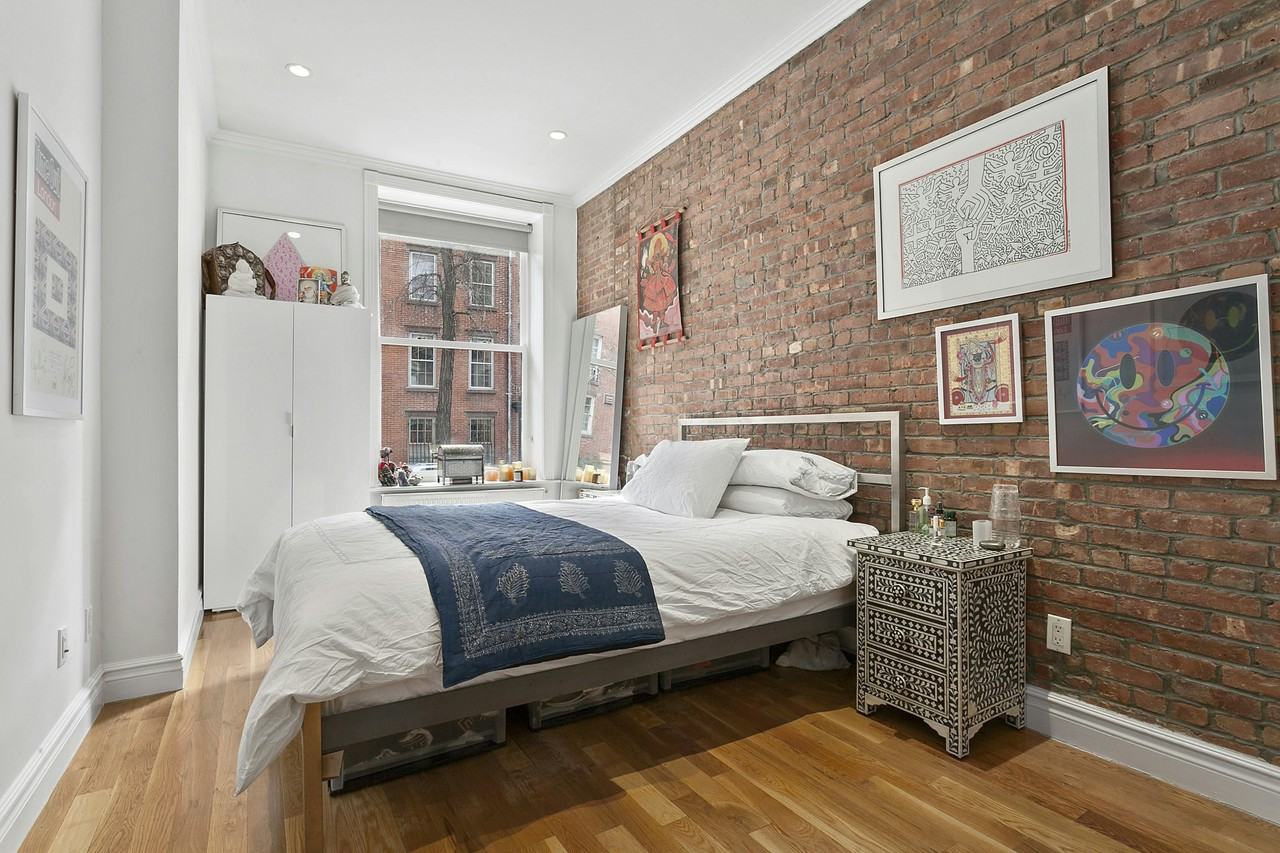 283 W 11th St #1W - Photo 5 of 11