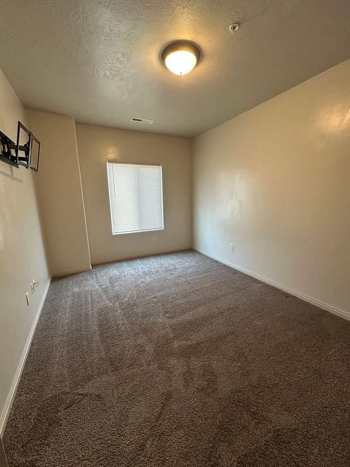1177 Northfield Rd #38 - Photo 3 of 15