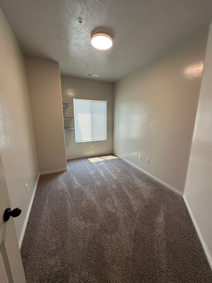 1177 Northfield Rd #38 - Photo 4 of 15