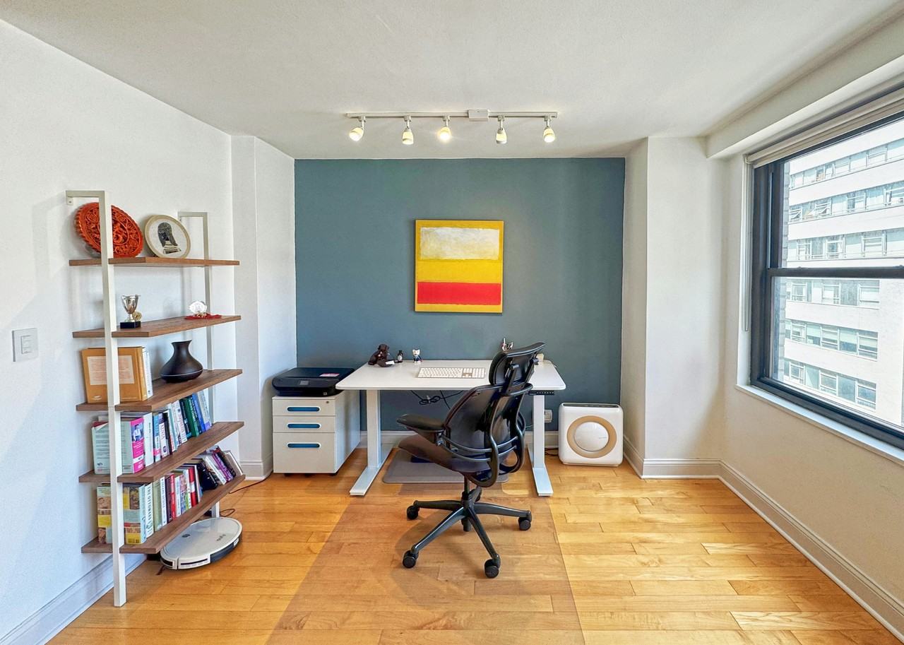 225 E 57th St #8M - Photo 4 of 6