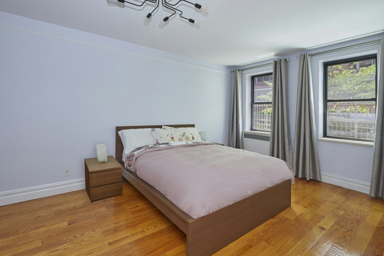 402 E 74th St #4G - Photo 5 of 7