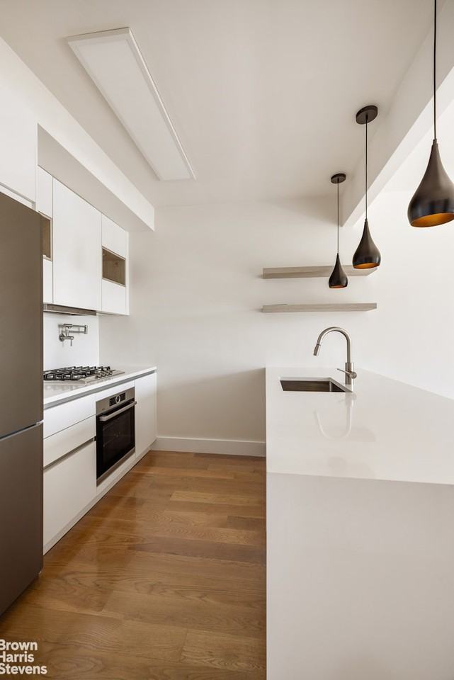 77 Kingsland Ave #4F - Photo 5 of 10