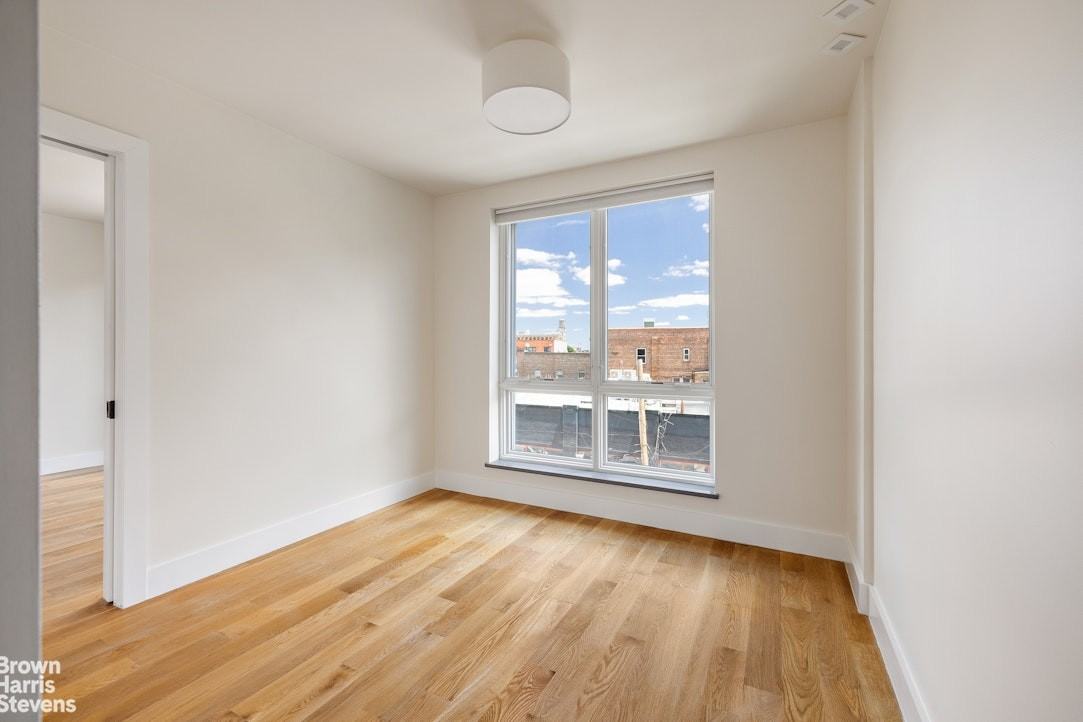 77 Kingsland Ave #4F - Photo 6 of 10