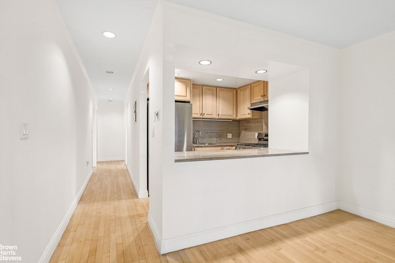 228 W 138th St - Photo 4 of 8