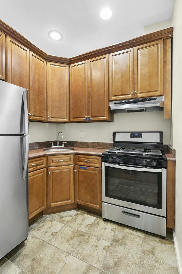 305 W 123rd St #3 - Photo 2 of 7