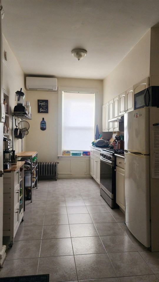 615 18th St #2R - Photo 6 of 10