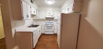 featured image of 601 Riverhill Cir #B3