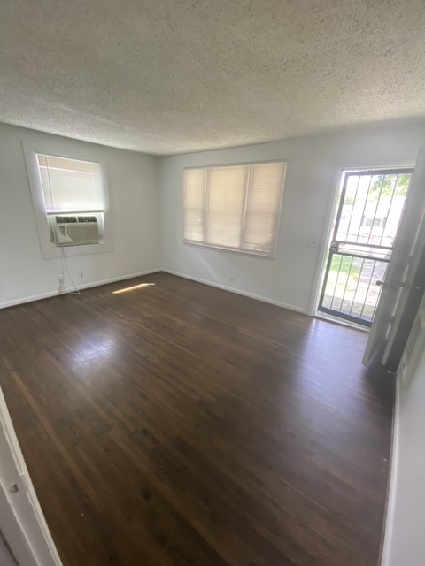 718 26th Ave N - Photo 3 of 20