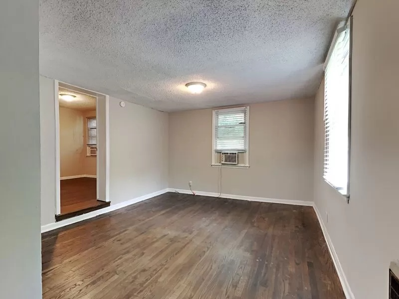 718 26th Ave N - Photo 4 of 20