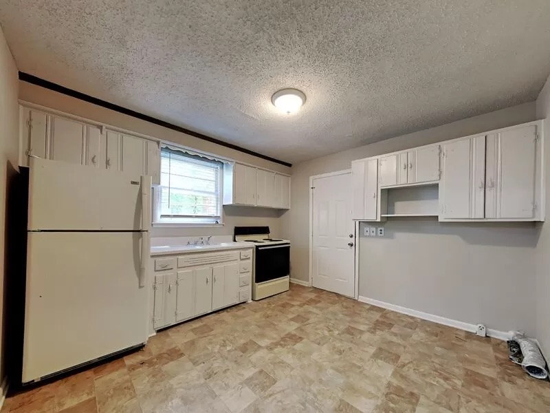 718 26th Ave N - Photo 7 of 20