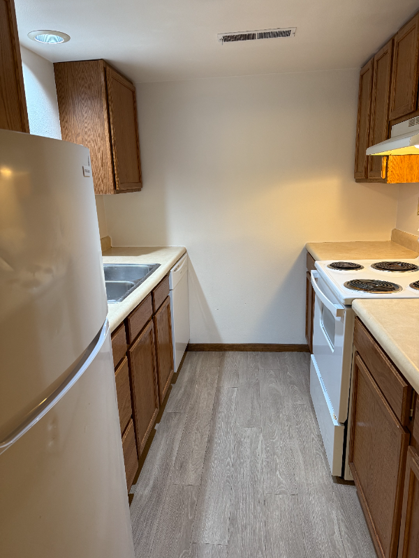 365 Ellis Ave #4 - Photo 7 of 22