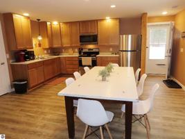 featured image of 734 E Cayuga St #4