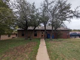 featured image of 933 Edwards St