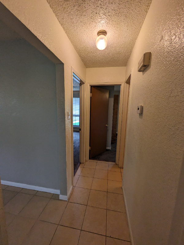 933 Edwards St - Photo 2 of 19